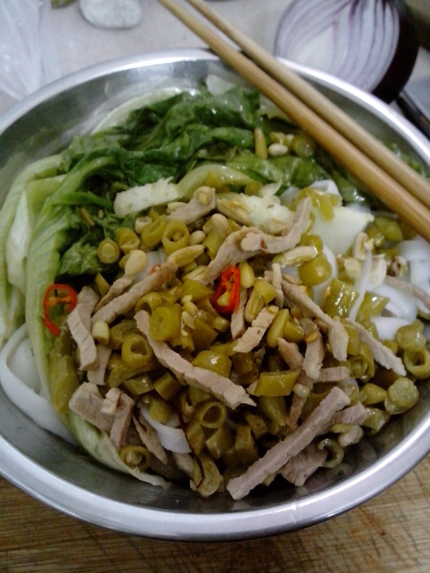 酸豆角肉丝粉的做法