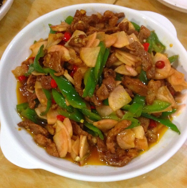 酸萝卜炒肉的做法