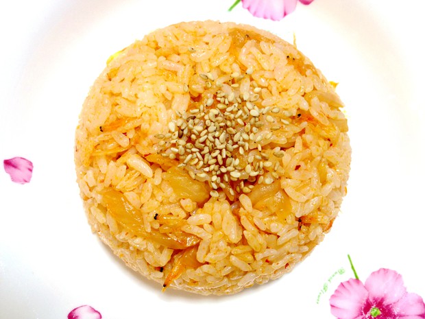 辣白菜淡虾皮炒饭的做法