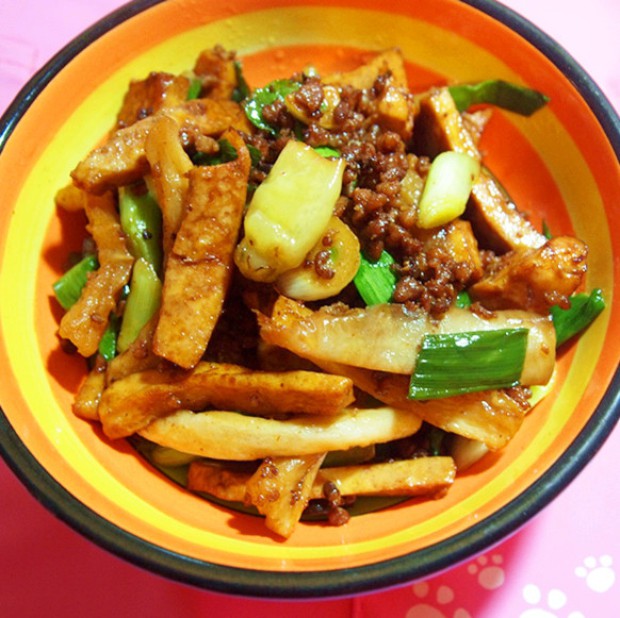 萝卜干炒豆干的做法