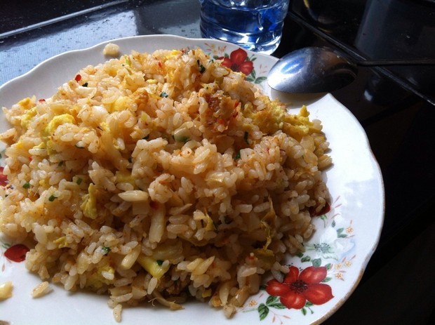 辣白菜炒饭的做法