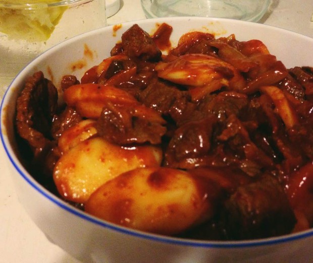 泡菜年糕炒牛肉的做法