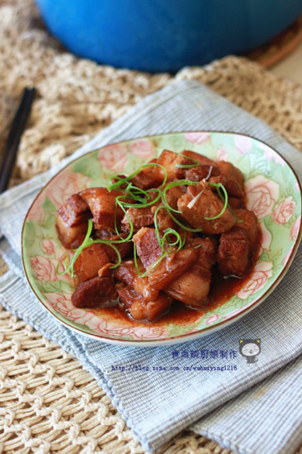 芋头红烧肉的做法