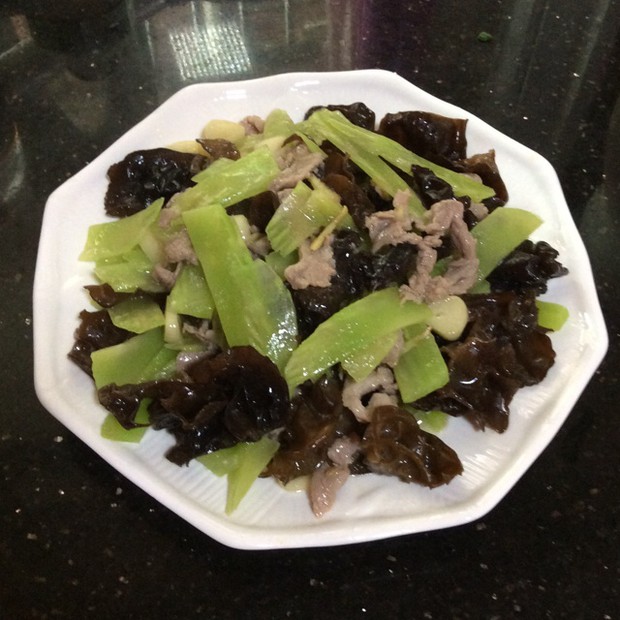 莴笋木耳炒肉片