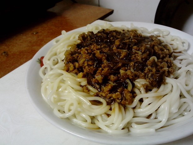 豉香肉酱面的做法