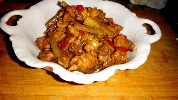 【ZAZA】酸辣鸡腿肉的做法