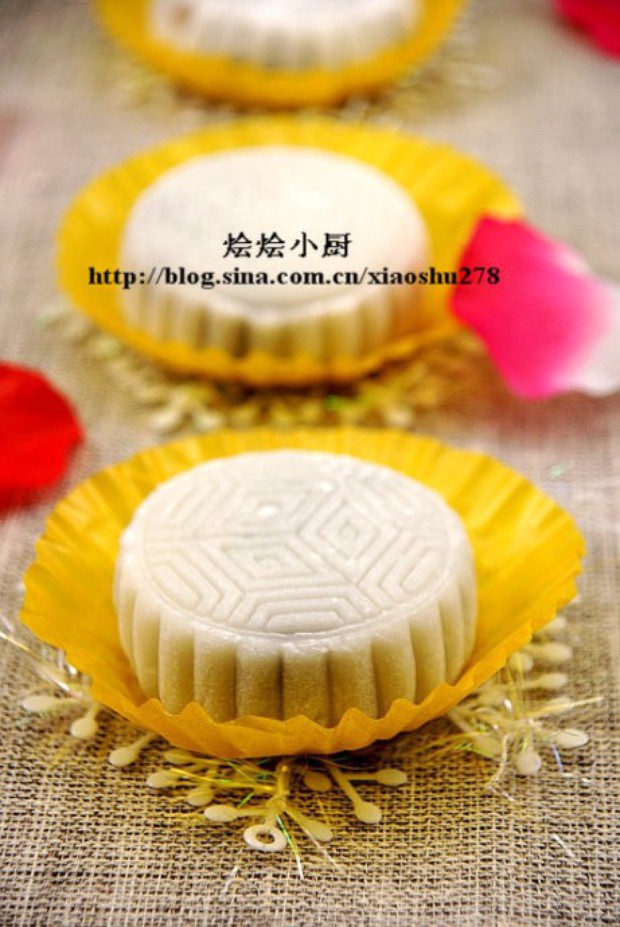 豆沙冰皮月饼的做法