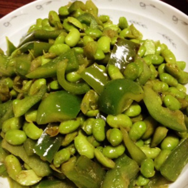 青椒炒毛豆的做法