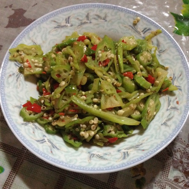 辣椒炒秋葵的做法