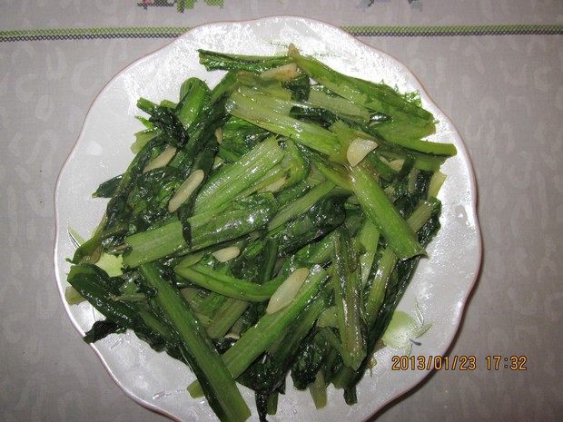 蒜香油麦菜的做法