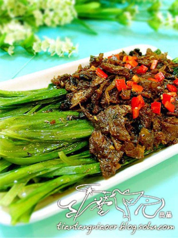 豆豉鲮鱼油麦菜的做法