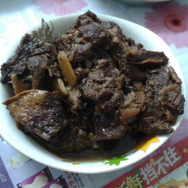 牛腩煲的做法