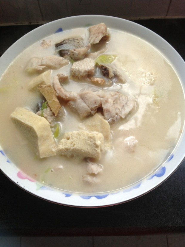 奶香鱼头豆腐汤的做法
