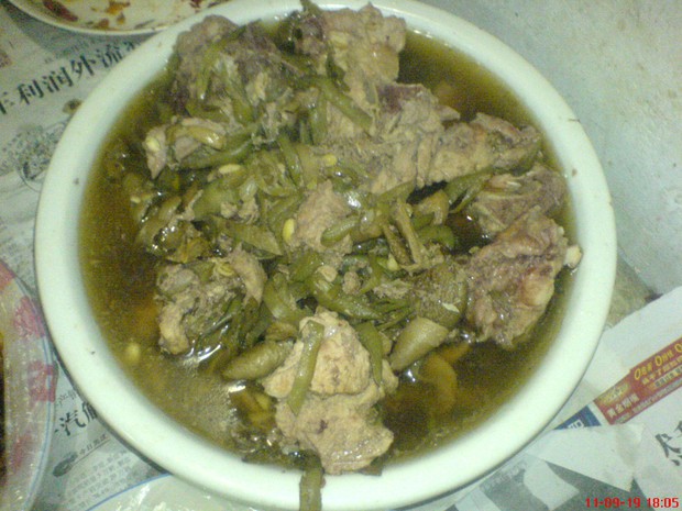 干豆角炖脊骨的做法