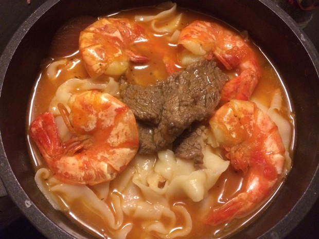 番茄浓汤大虾牛肉面的做法