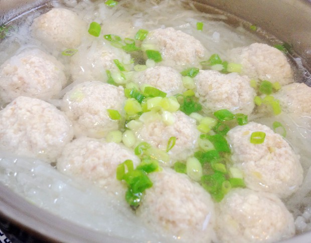 白萝卜豆腐圆子汤的做法