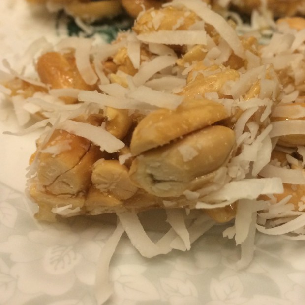 脆软花生糖的做法