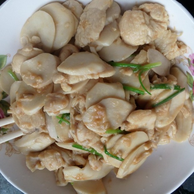 杏鲍菇炒鸡胸肉的做法