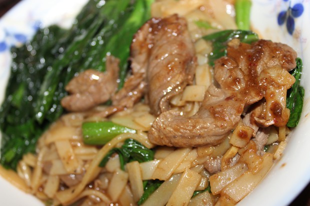 芥蓝牛肉炒河粉的做法
