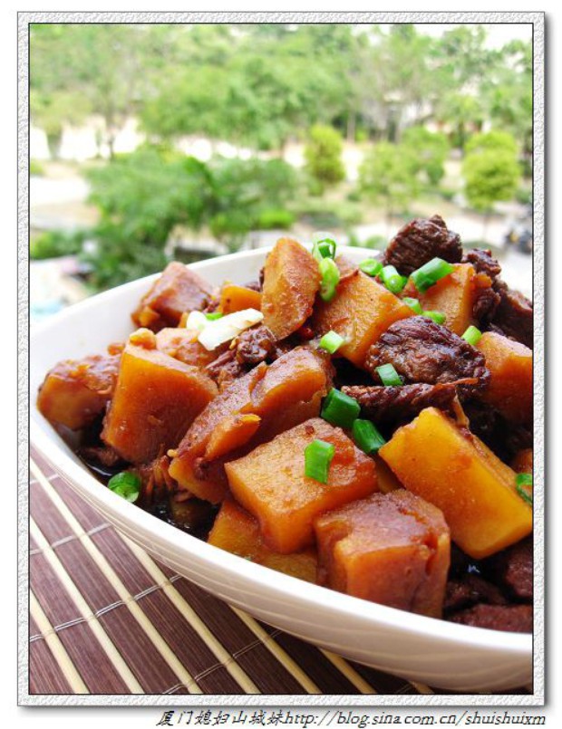 土豆炖牛肉的做法