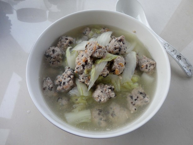 清汤白菜肉丸的做法