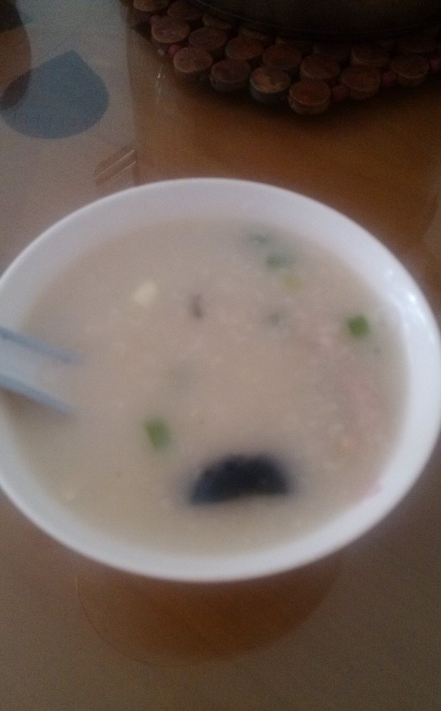 皮蛋瘦肉粥的做法