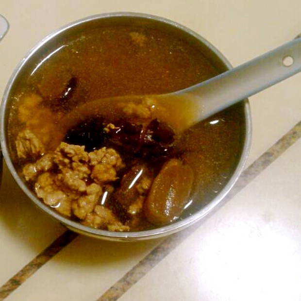 黑枣炖瘦肉汤的做法