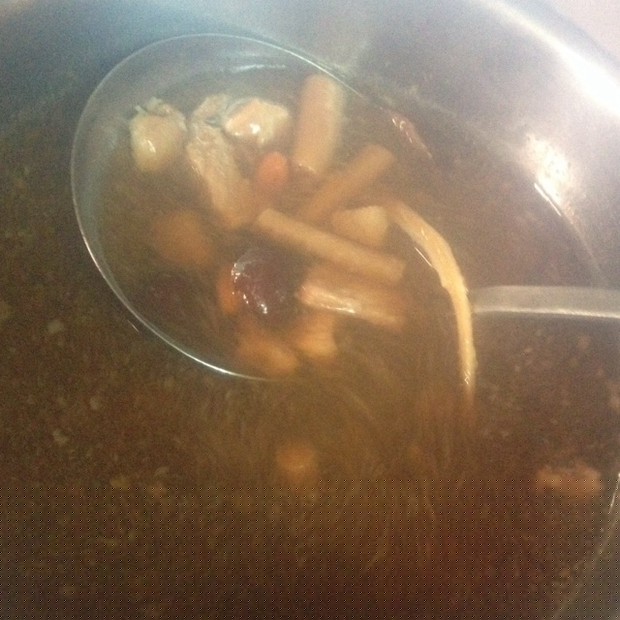 阿胶炖瘦肉的做法