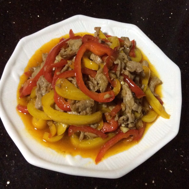 彩椒炒肉的做法