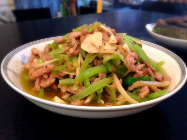 莴笋炒肉丝的做法