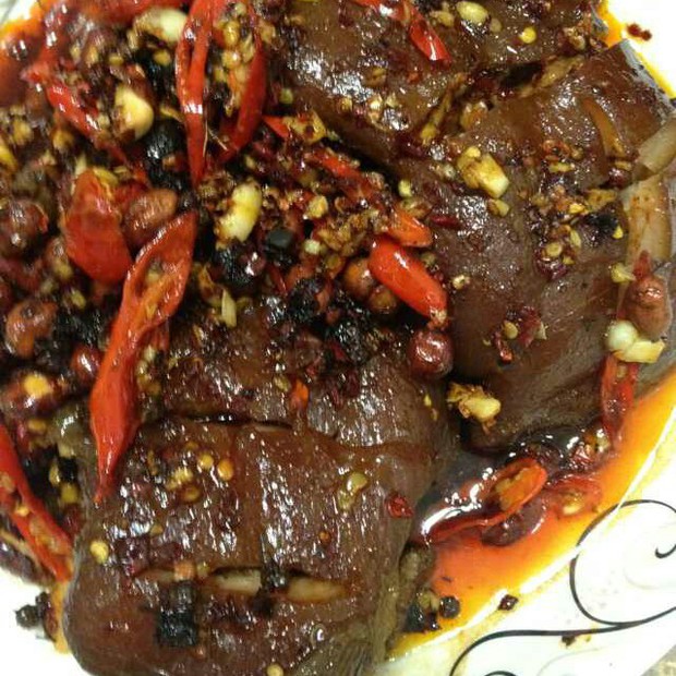 辣味猪肘的做法