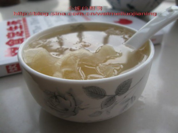 银耳雪梨猪手汤的做法