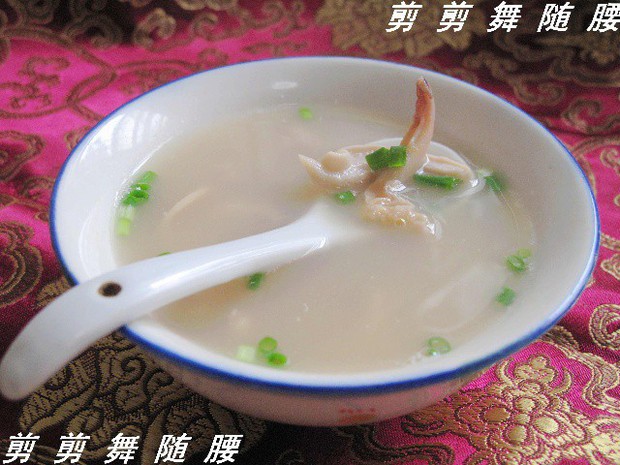 墨鱼肚片汤的做法
