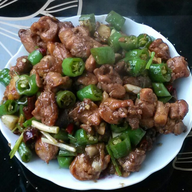 青椒炒鸡腿的做法