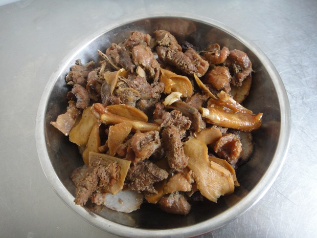 香芋蒸鸭肉的做法