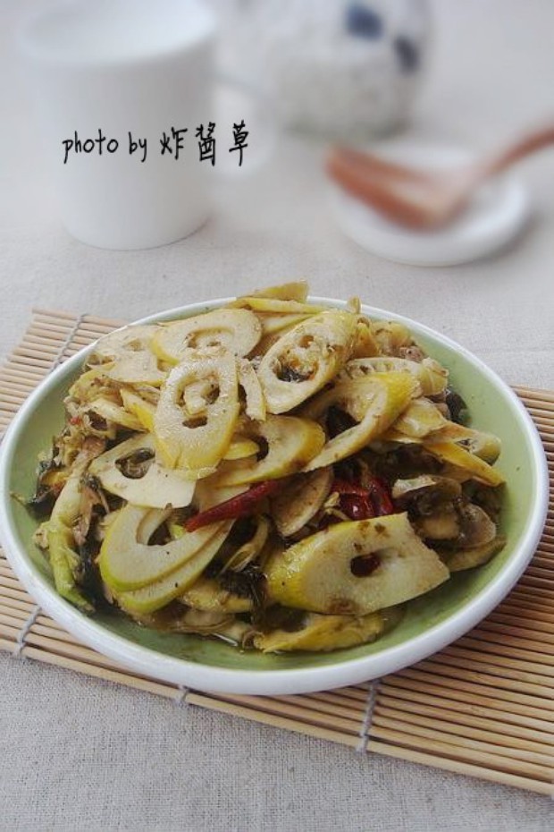 酸菜炒鲜笋的做法