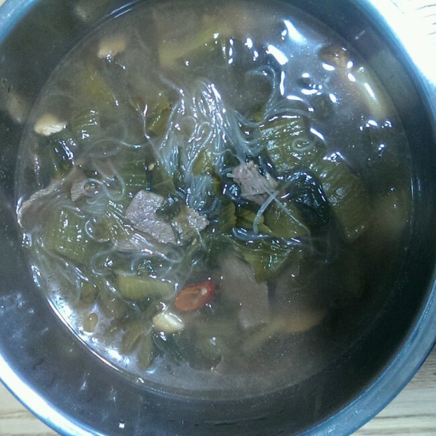 酸菜牛肉粉丝汤的做法