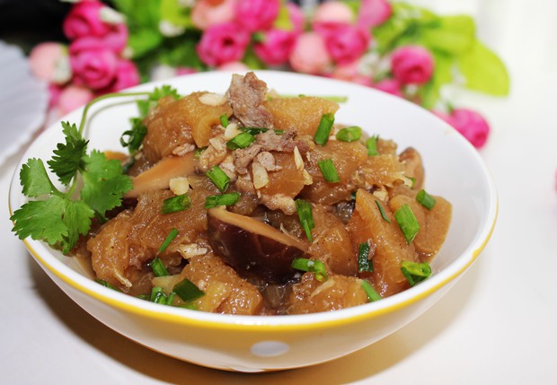 香菇肉片烧柚皮的做法