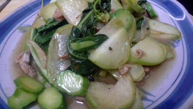 鸡肉炒芥兰的做法