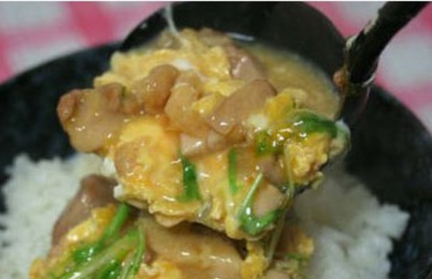 鸡肉鸡蛋亲子饭的做法