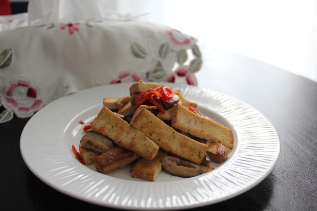 清淡不等于单调 【香菇熏豆腐】的做法
