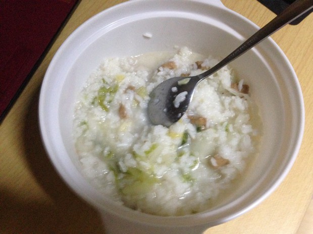 白菜鸡丁粥(宿舍焖烧杯简捷版)的做法
