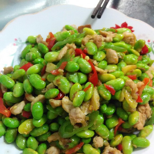 剁椒肉末毛豆(下饭快手菜!)的做法
