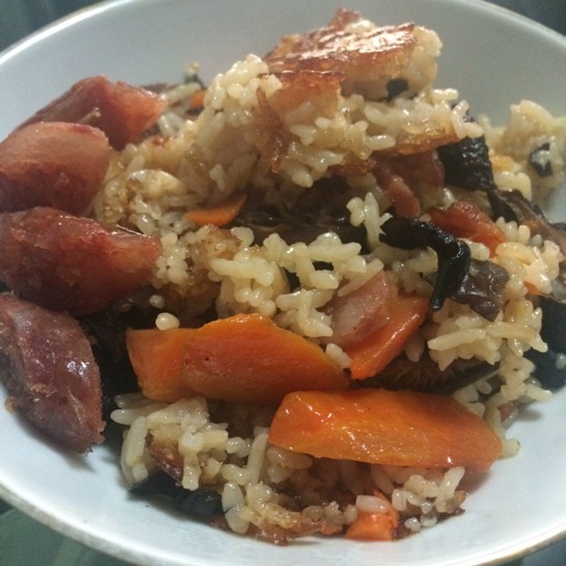 香菇腊肠煲仔饭(电饭煲)的做法