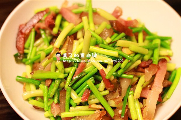 蒜薹炒腊肉的做法