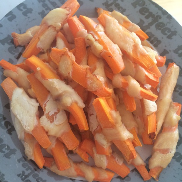 狗狗零食 鸡胸肉扭胡萝卜的做法