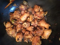 冬季进补好美食――土豆烧鸡块的做法步骤5