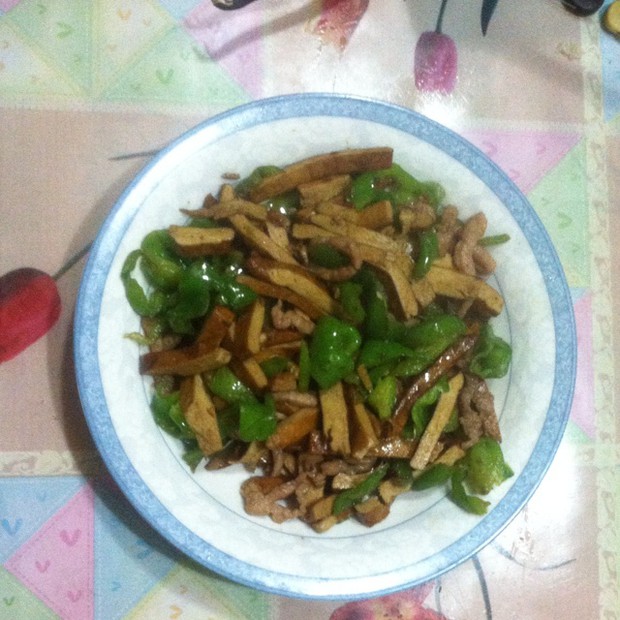 青椒干子肉丝的做法