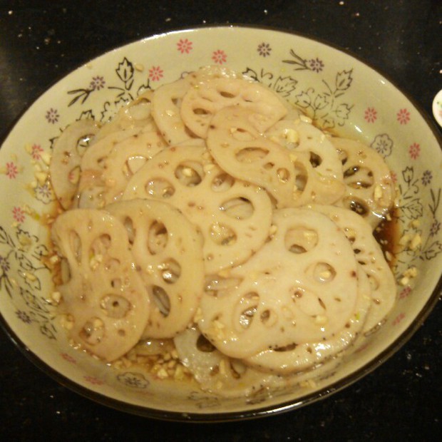 凉拌藕片的做法