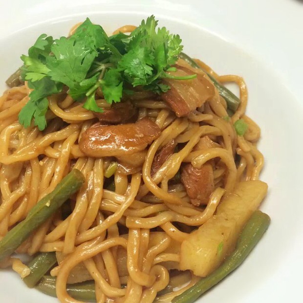 五花肉豆角土豆焖面的做法